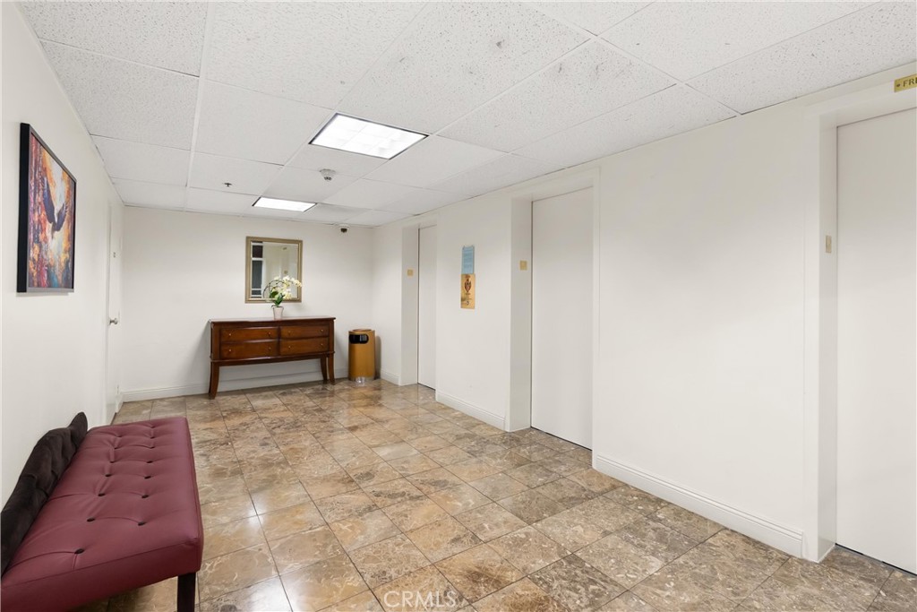 10535 Wilshire