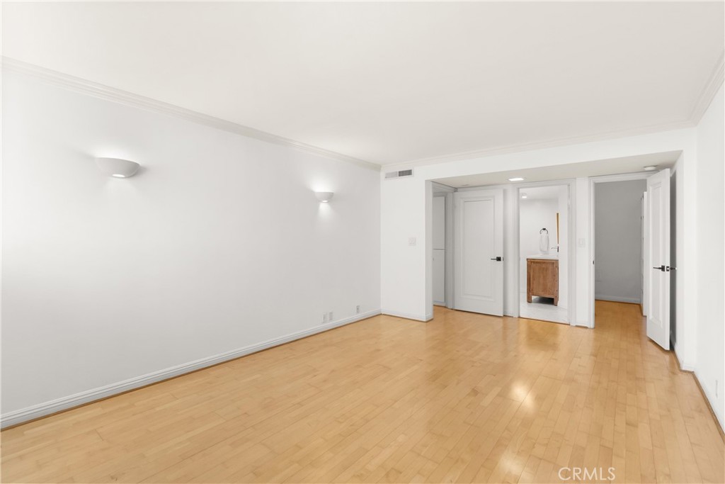 10535 Wilshire