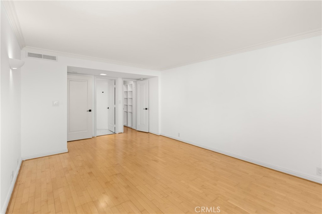 10535 Wilshire