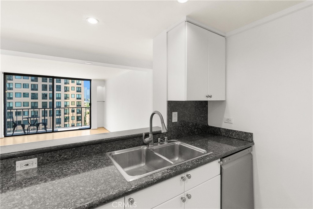 10535 Wilshire