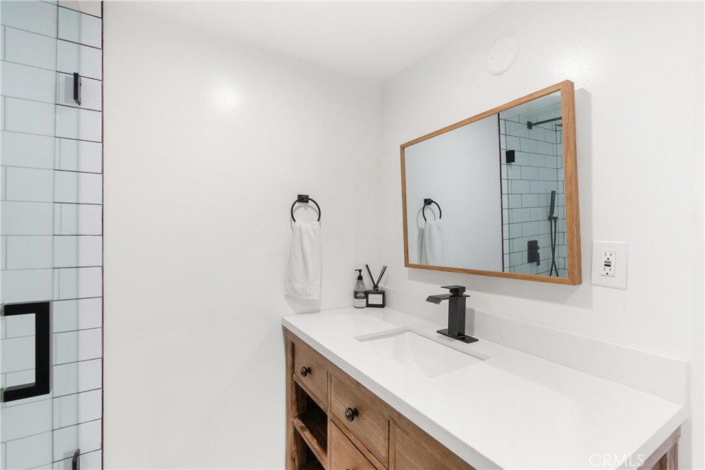 10535 Wilshire