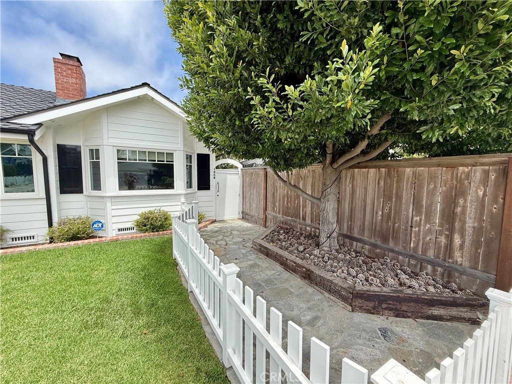 190 B Costa Mesa B