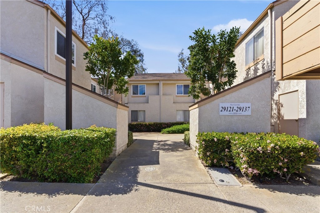 29121 Via Cerrito