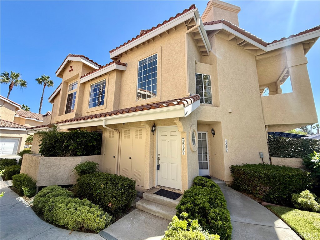 25152 Via Catalina