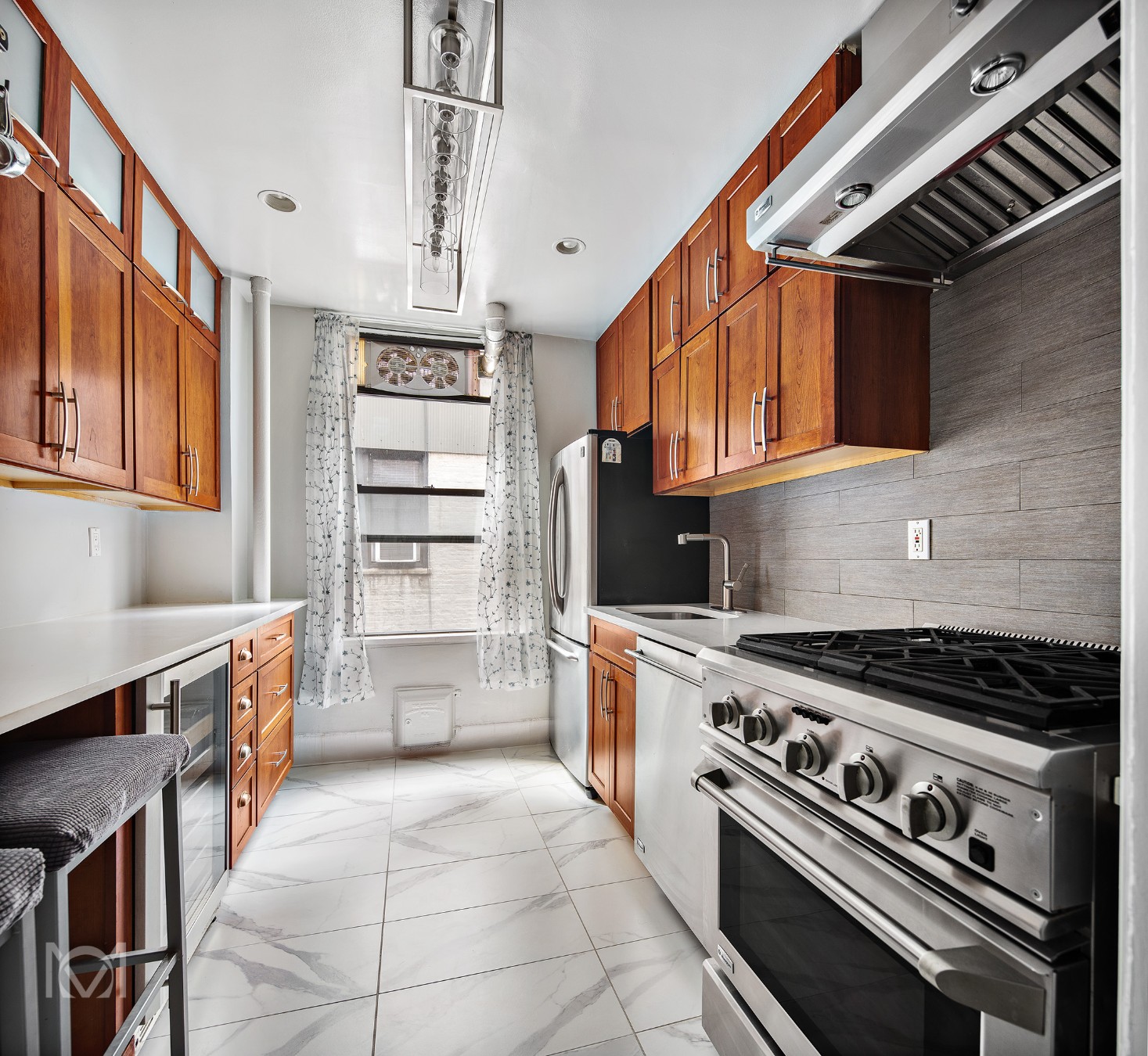 146 East 49th Street 9C