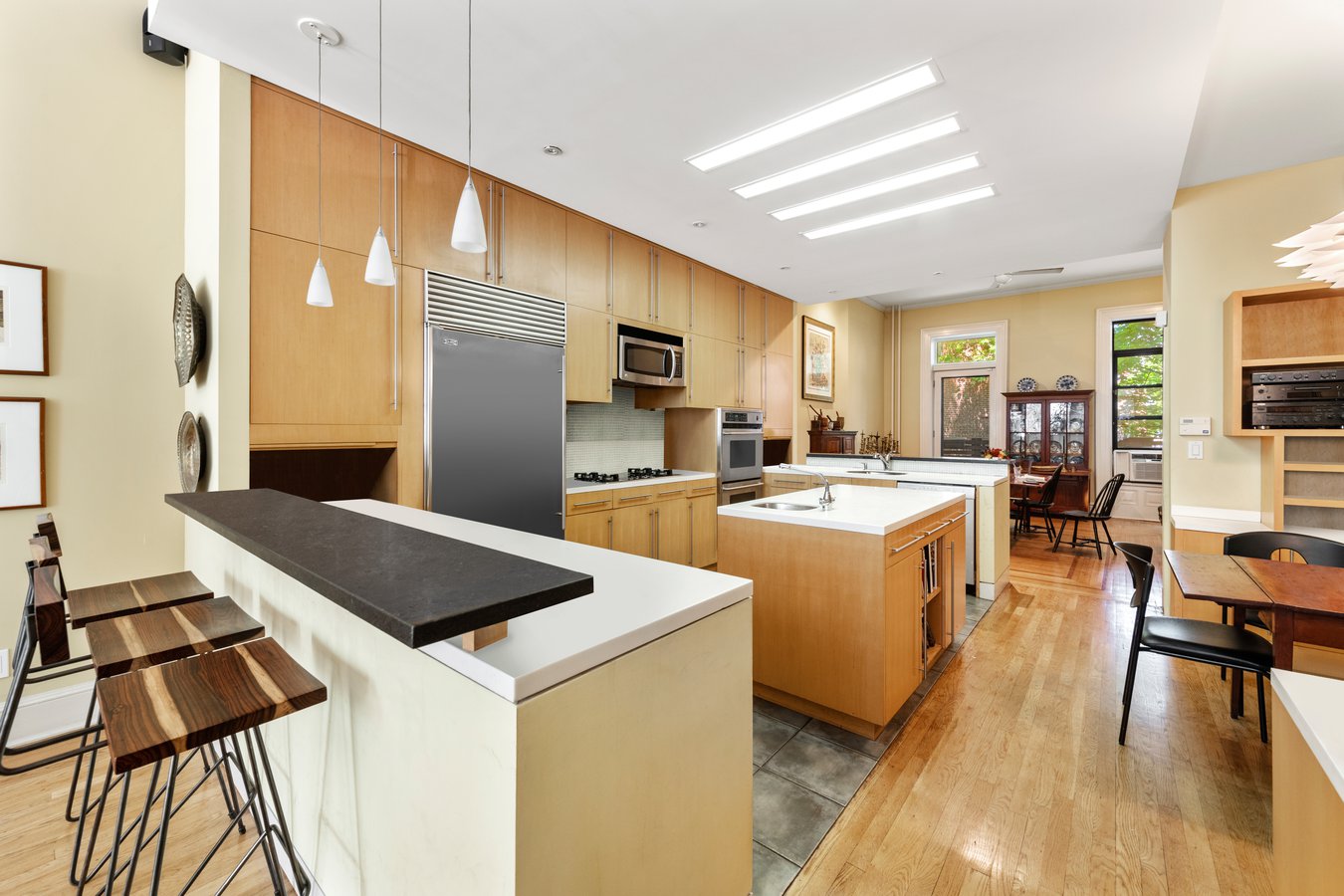 44 Eighth Avenue 2/3