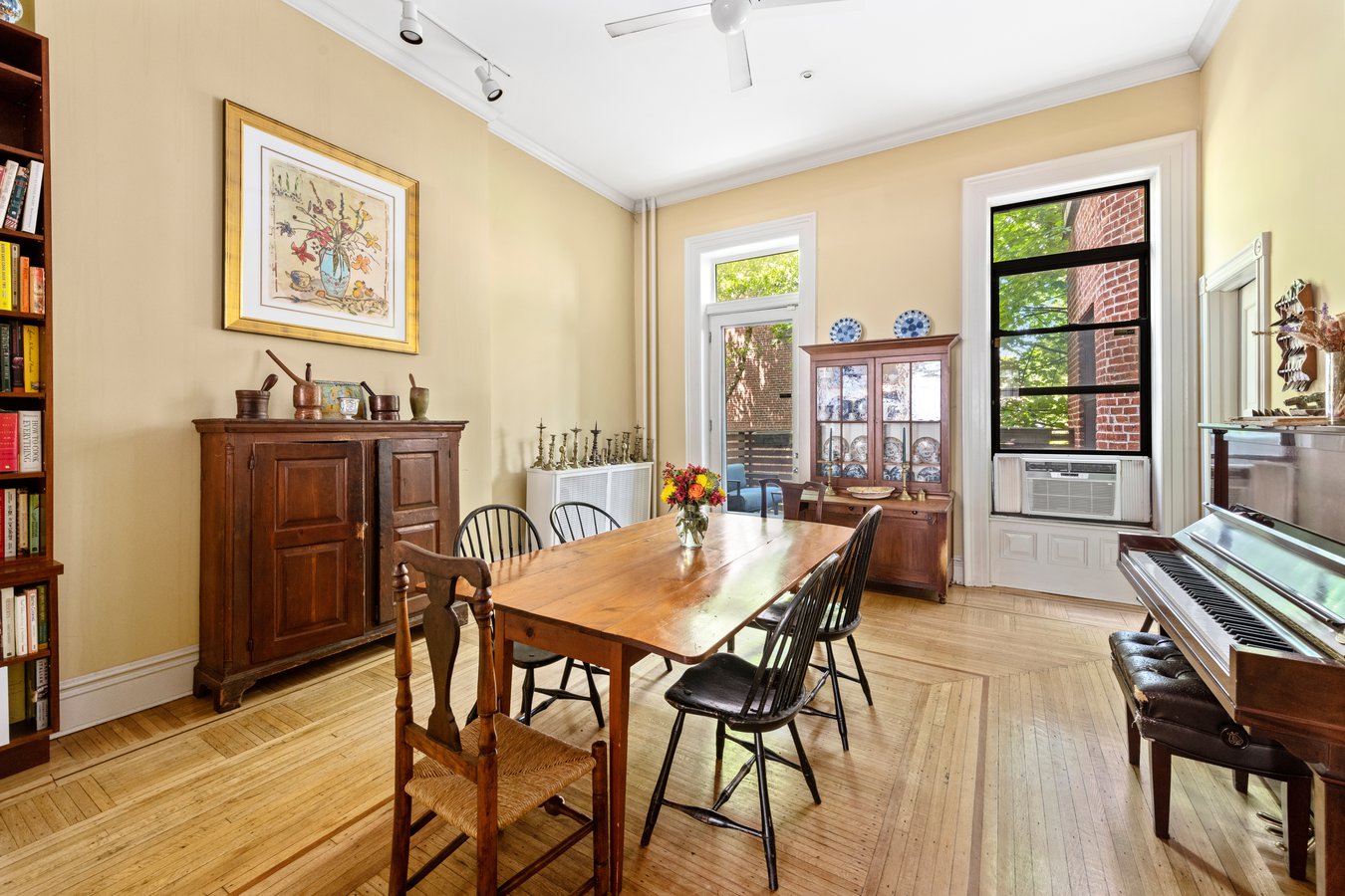 44 Eighth Avenue 2/3
