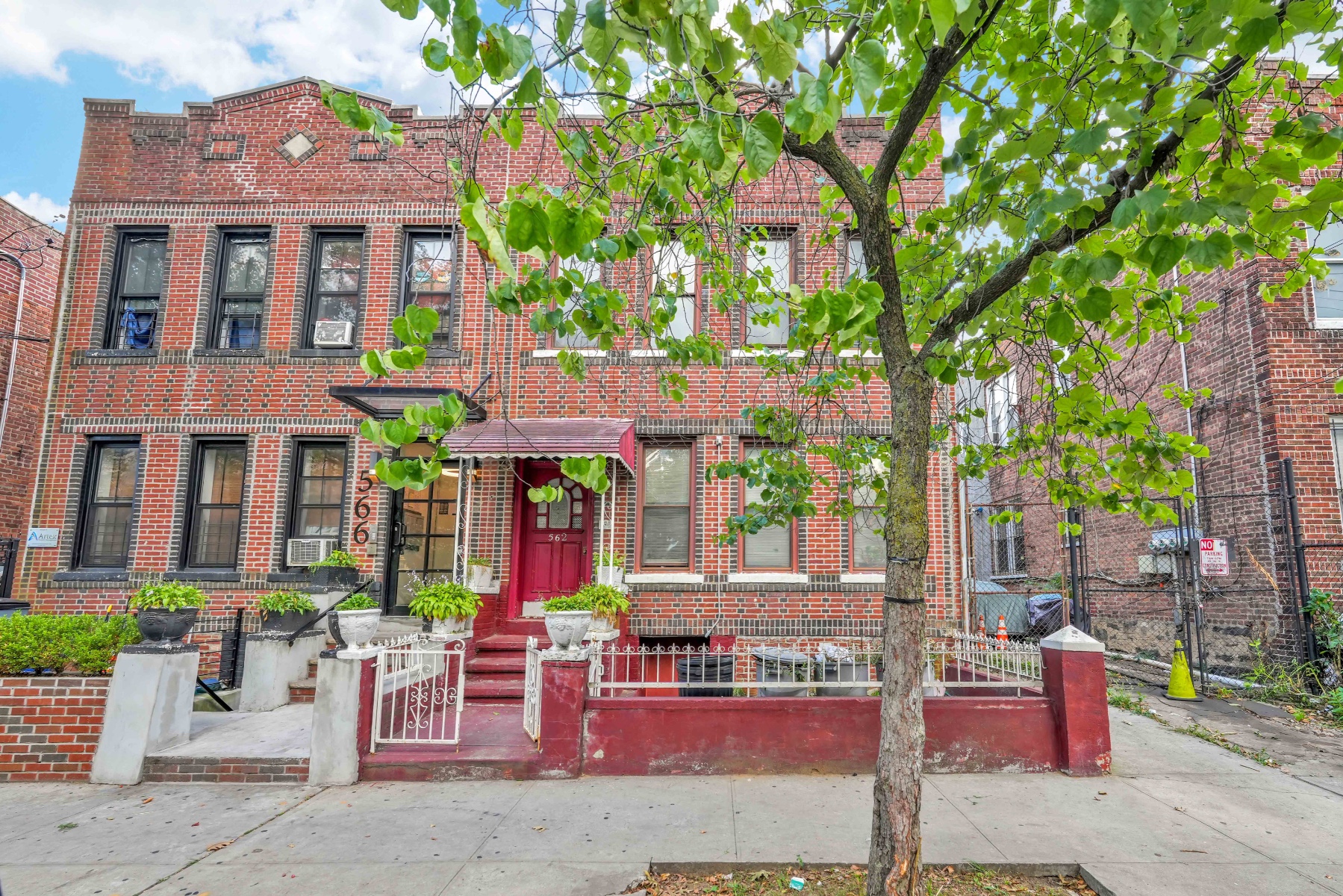 562 Georgia Avenue *