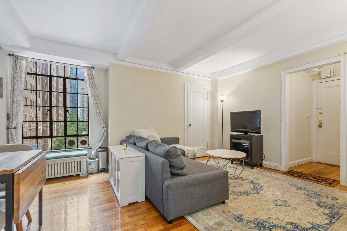 333 E 43rd Street 615