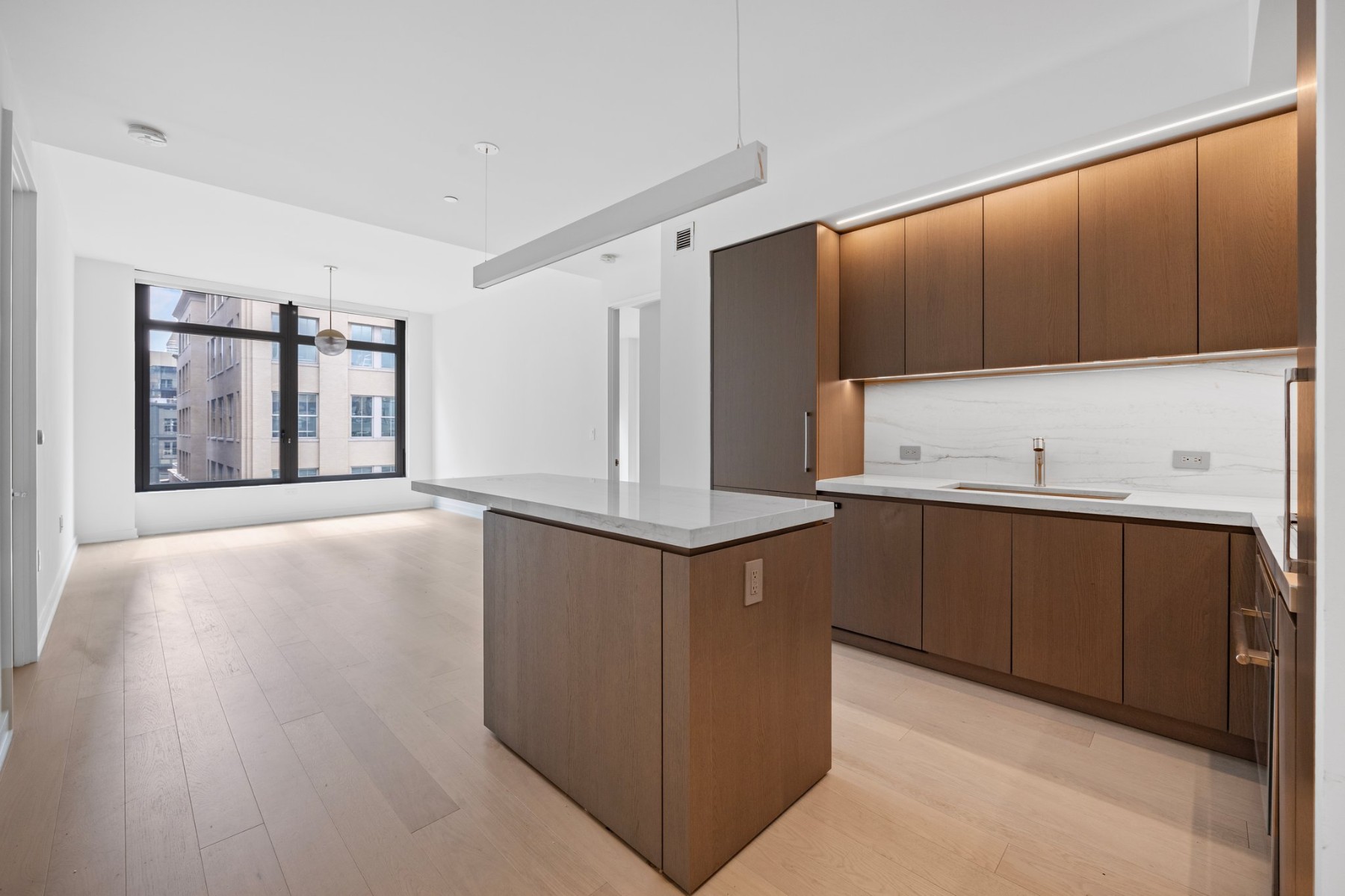 77 Charlton Street S11D