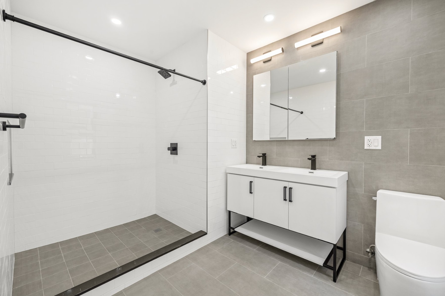 105 Bennett Avenue 21A