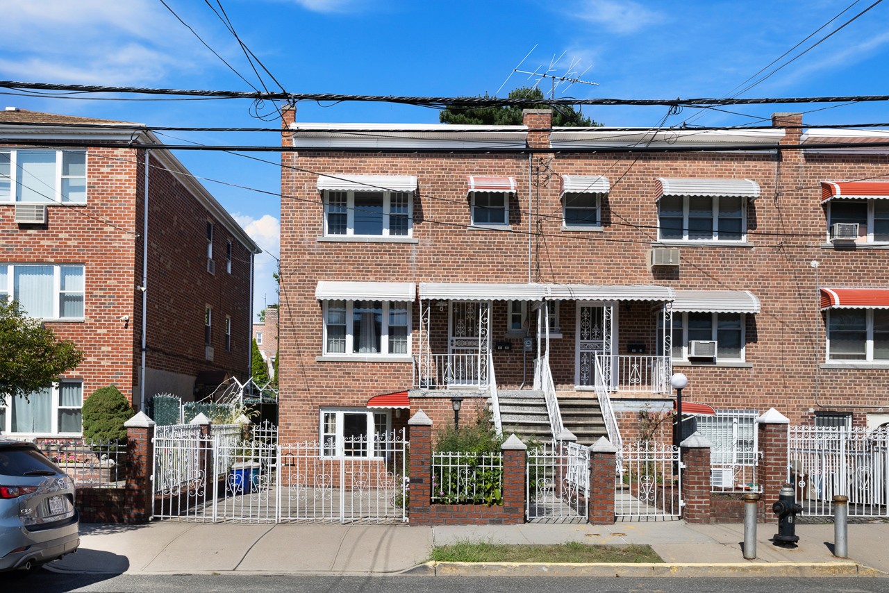 1123 E 212th Street *