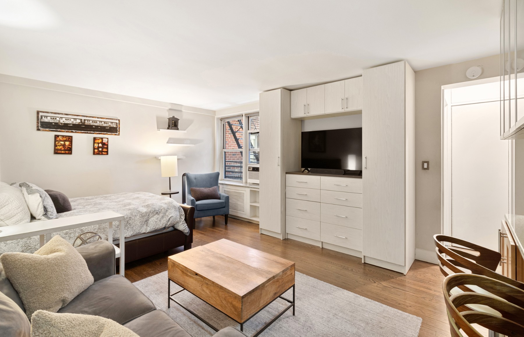 60 E 9th Street 514