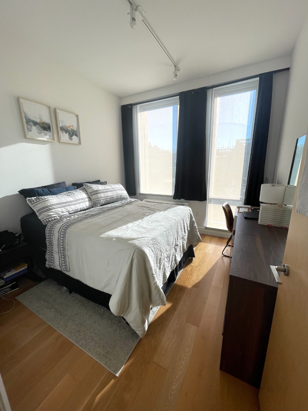 325 Kent Avenue S707