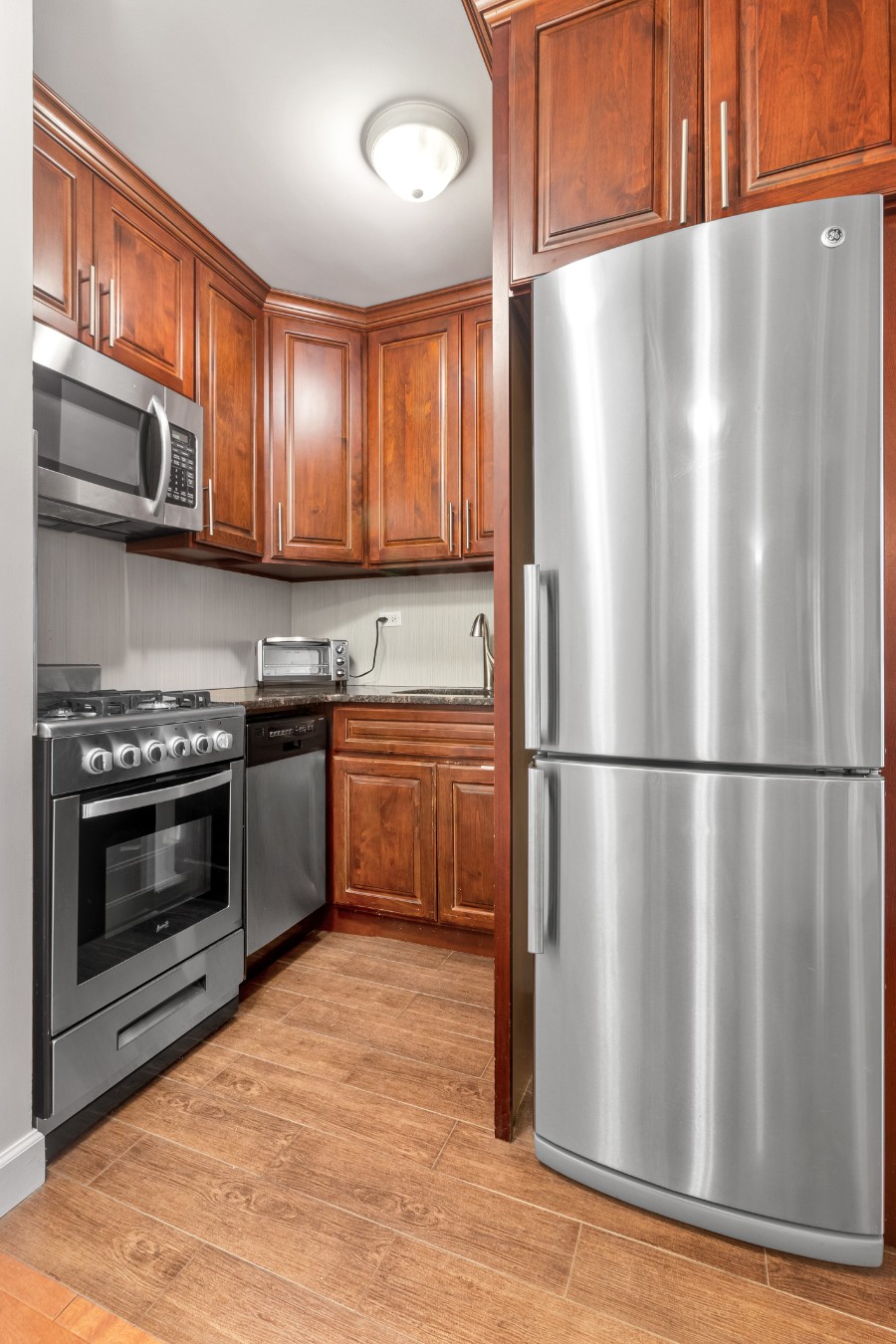 330 E 38th Street 17I