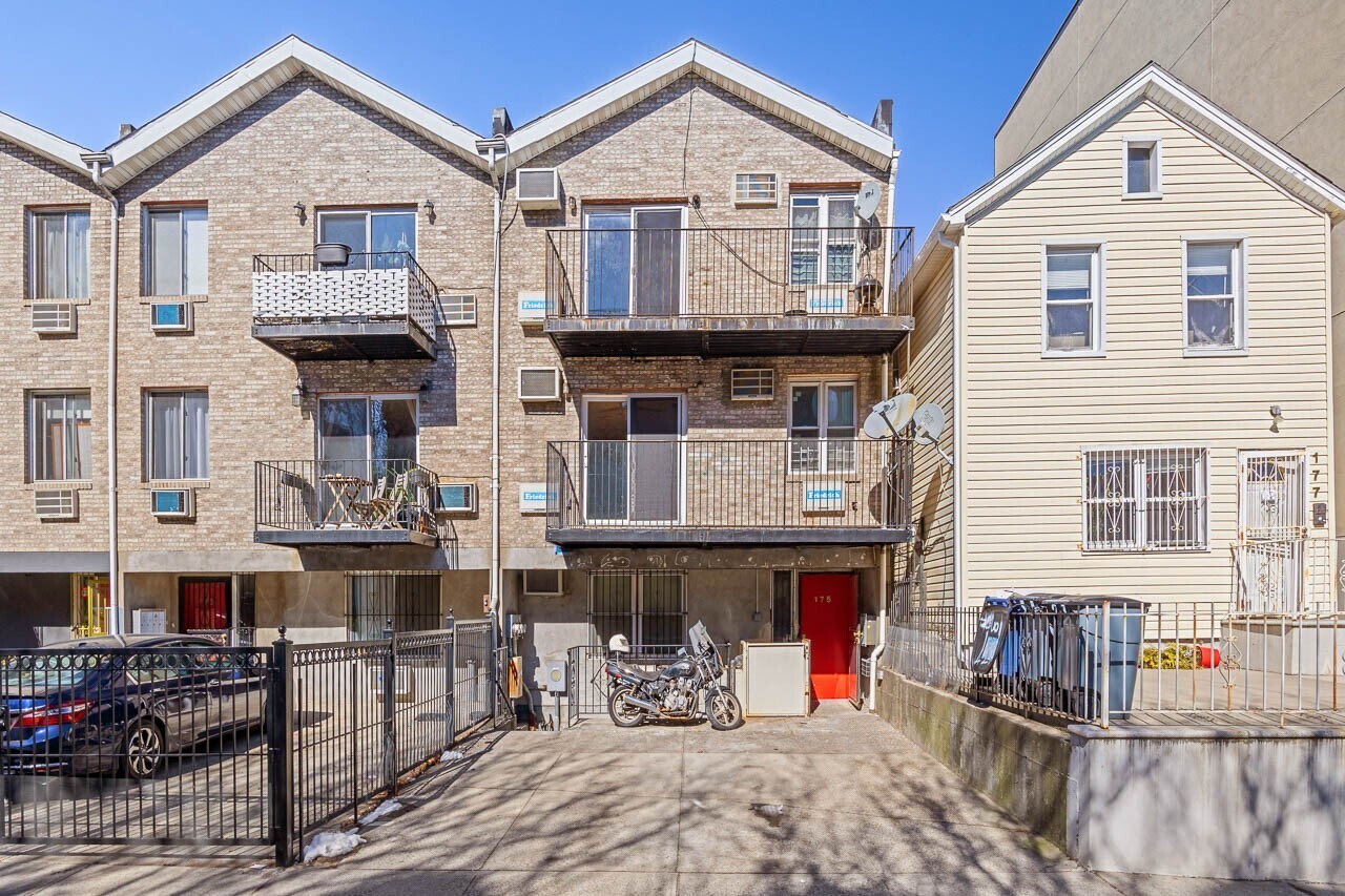 175 Monroe Street