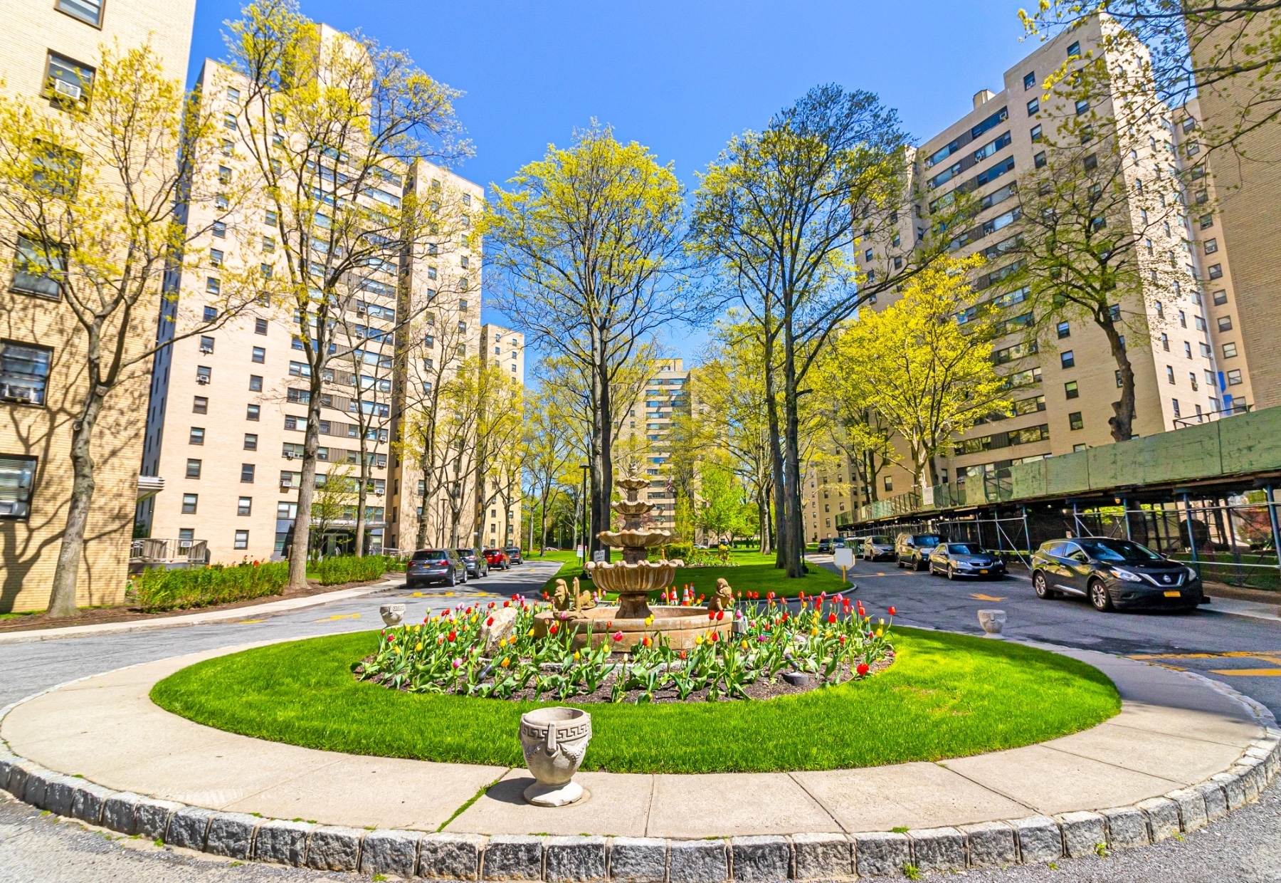 1 Fordham Hill Oval 16G