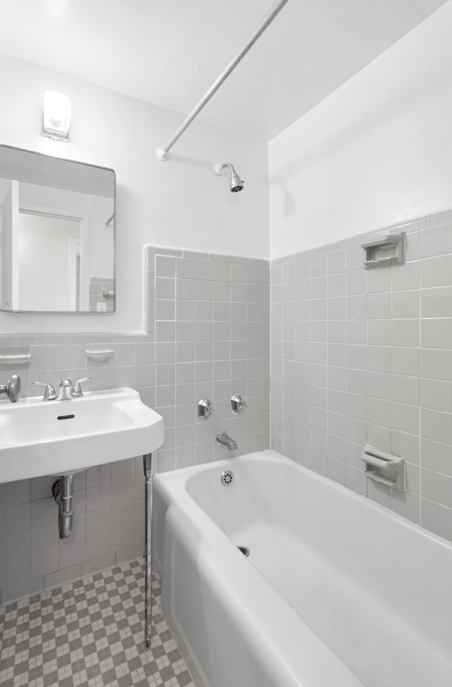 1 Fordham Hill Oval 16G