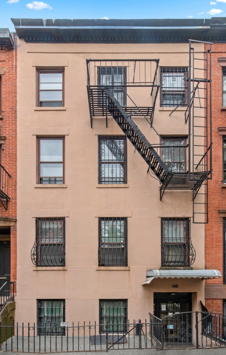 140 Hoyt Street