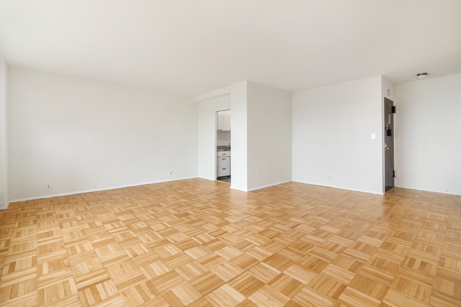 1 Fordham Hill Oval 16H