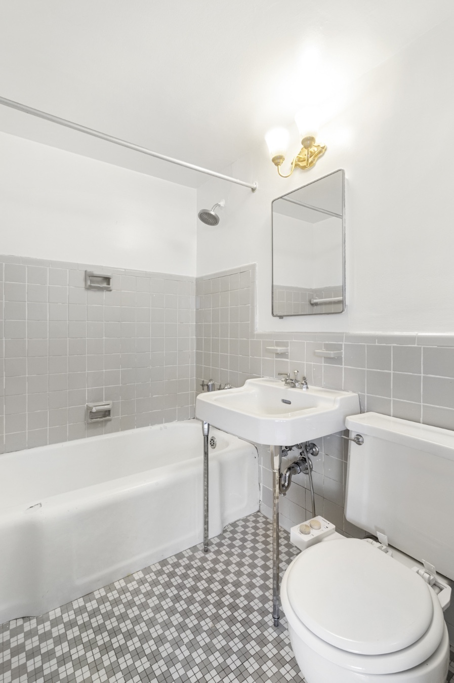 1 Fordham Hill Oval 16H