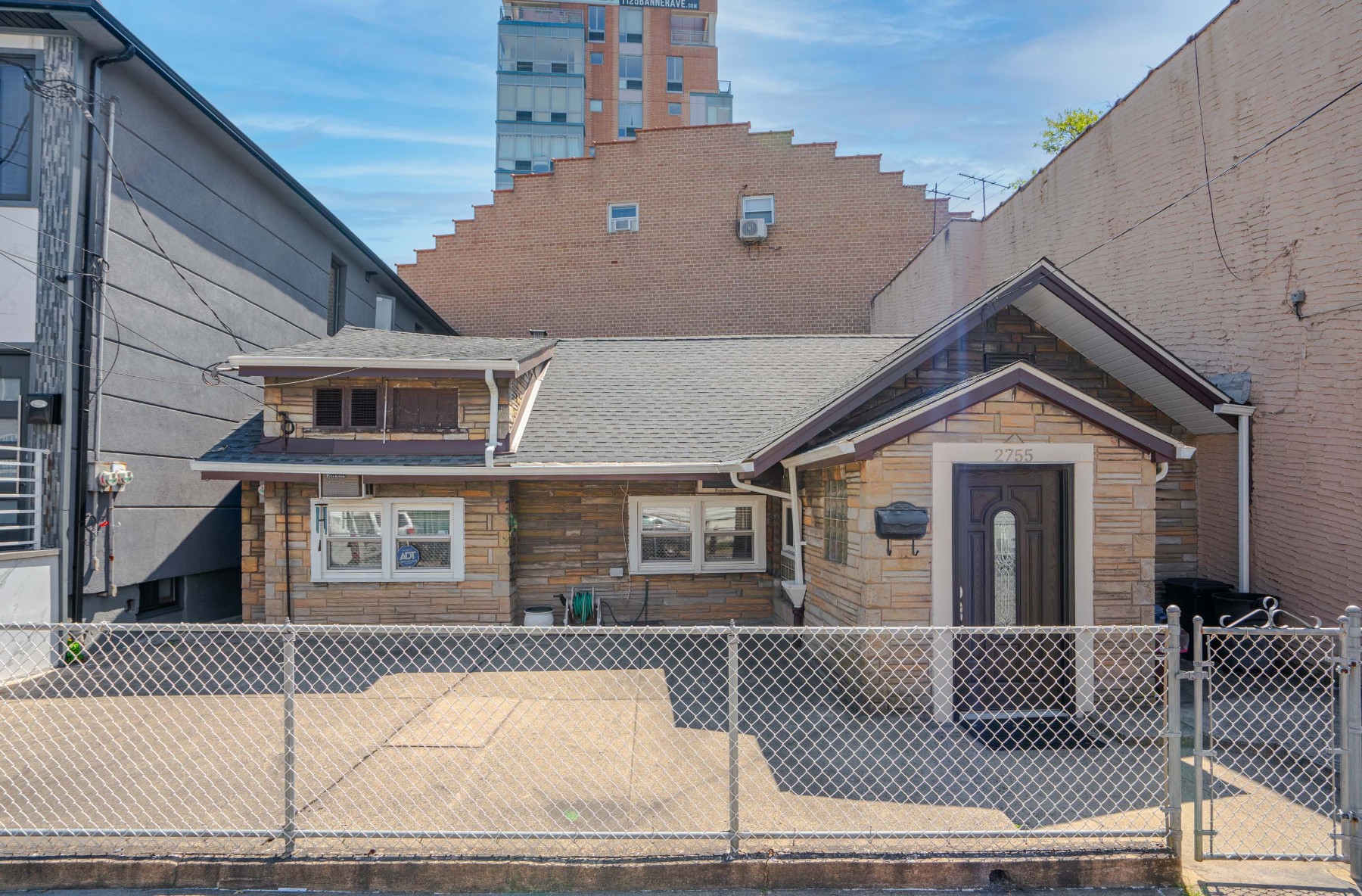 2755 E 11th Street