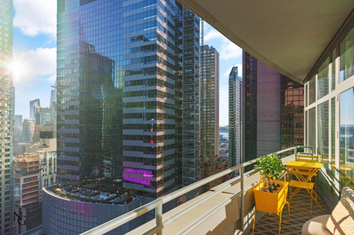 1600 Broadway PH4C