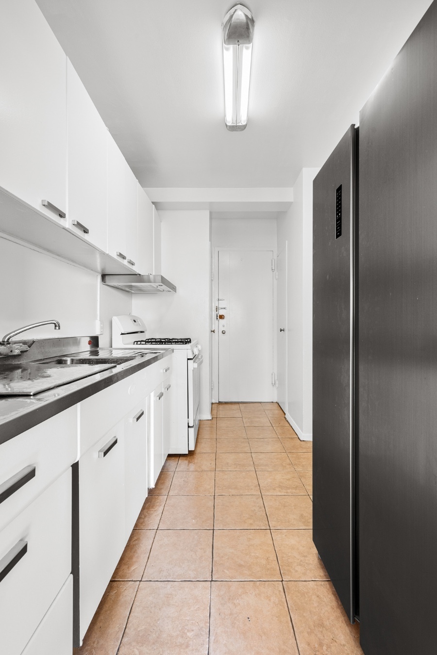3 Fordham Hill Oval 8F
