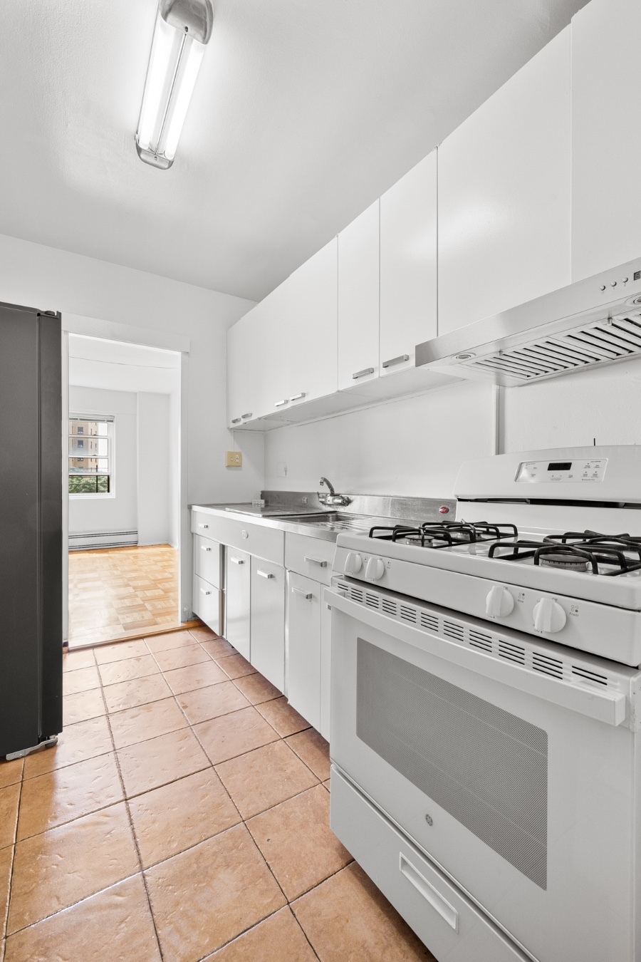 3 Fordham Hill Oval 8F