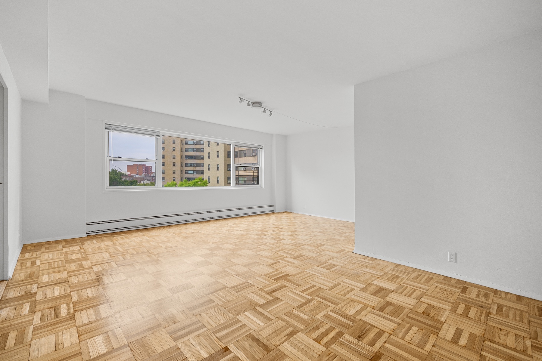 3 Fordham Hill Oval 8F