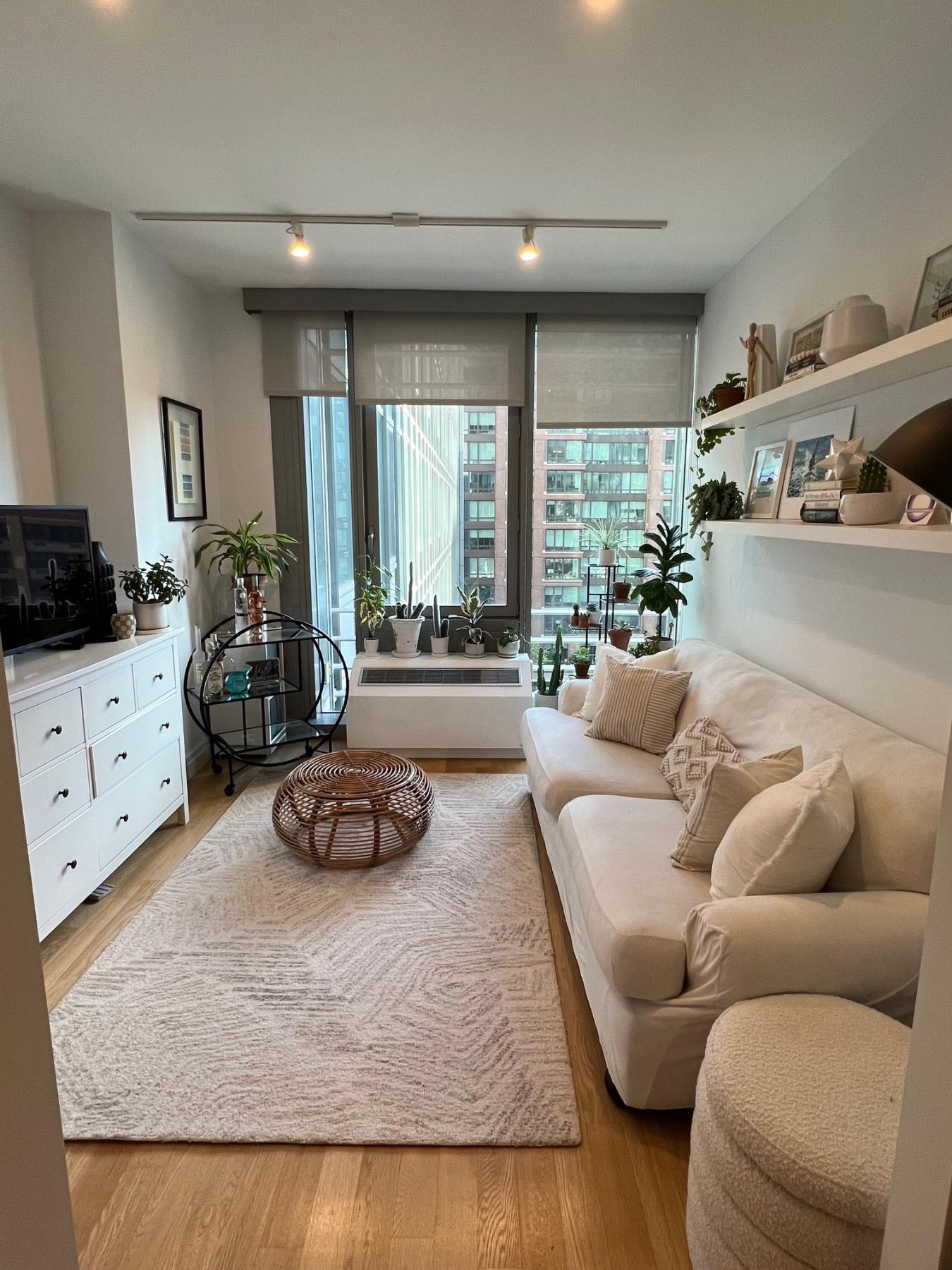 550 W 54th Street 812