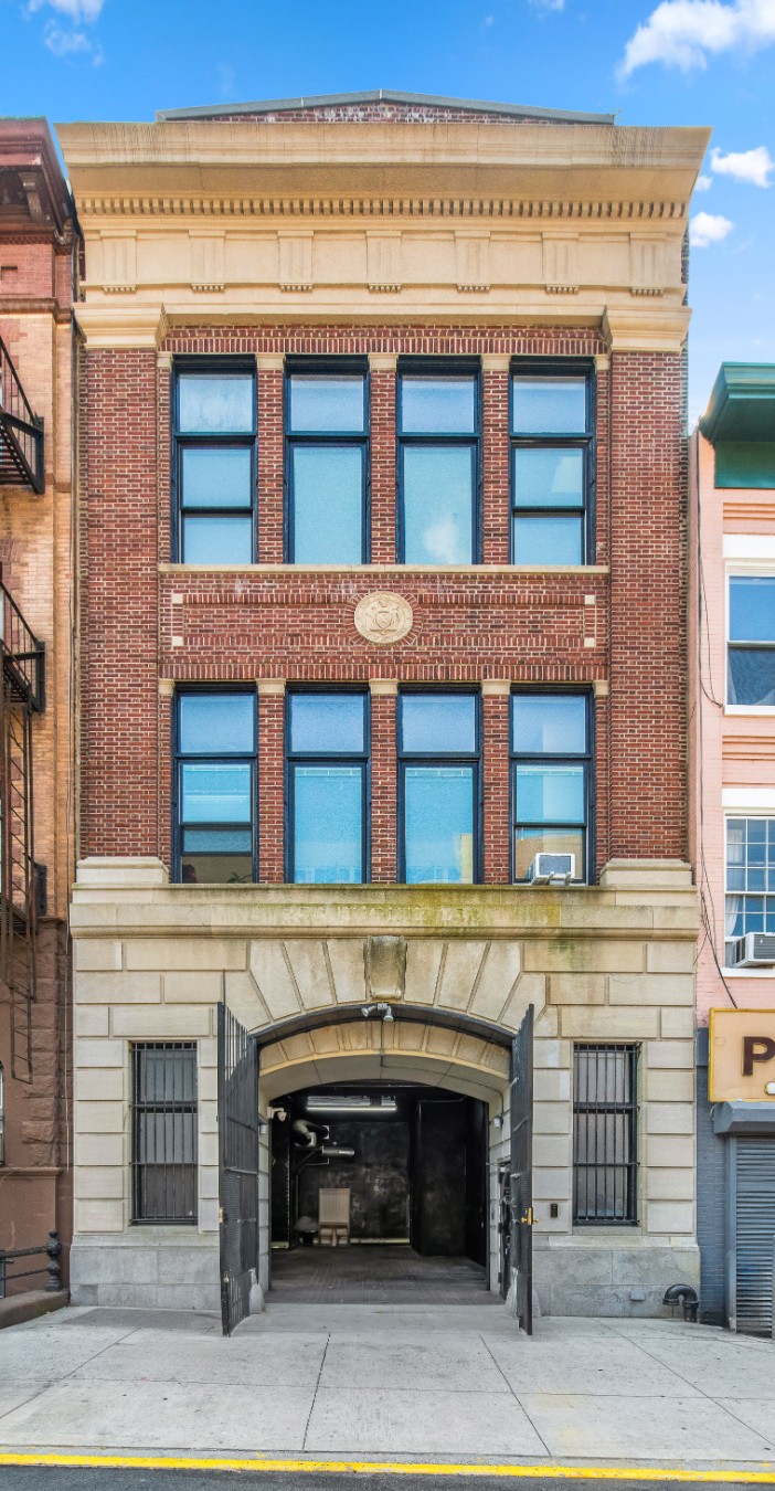 124 Dekalb Avenue