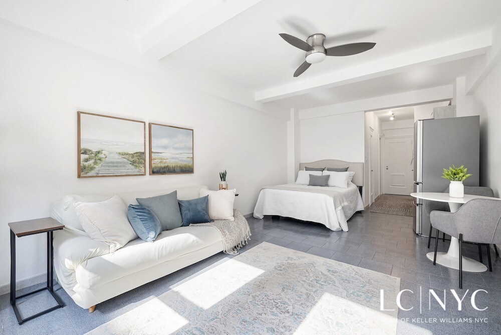 310 Riverside Drive 910