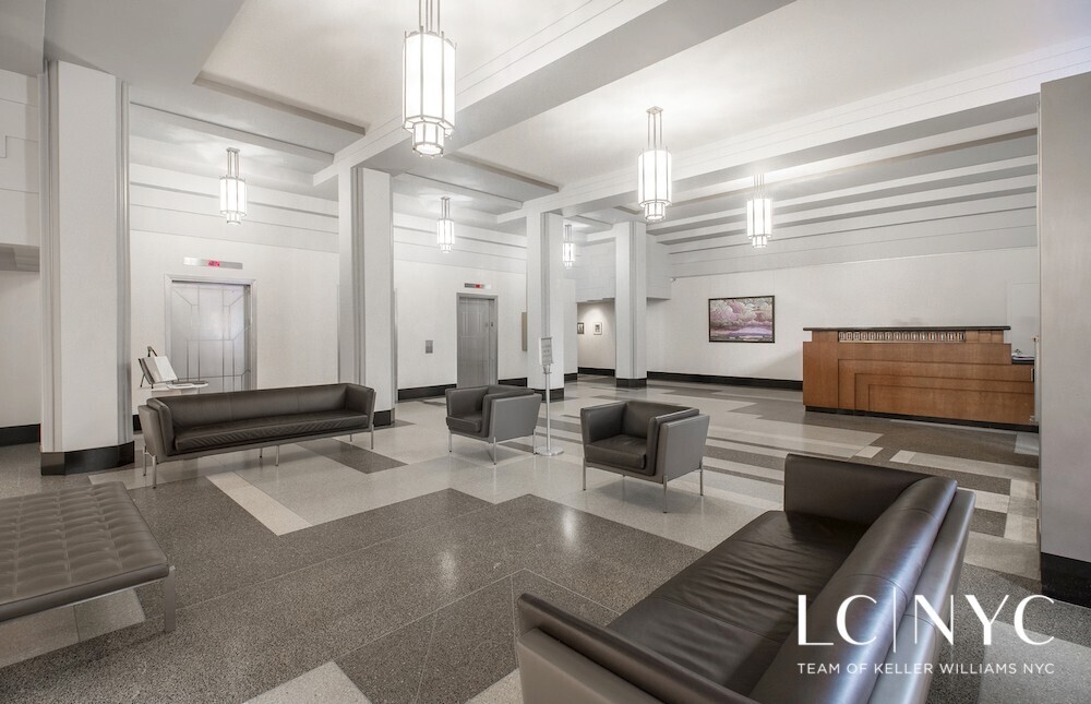 310 Riverside Drive 910