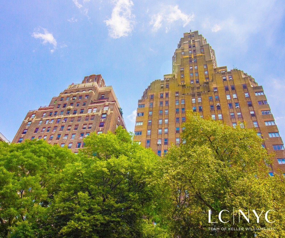 310 Riverside Drive 910