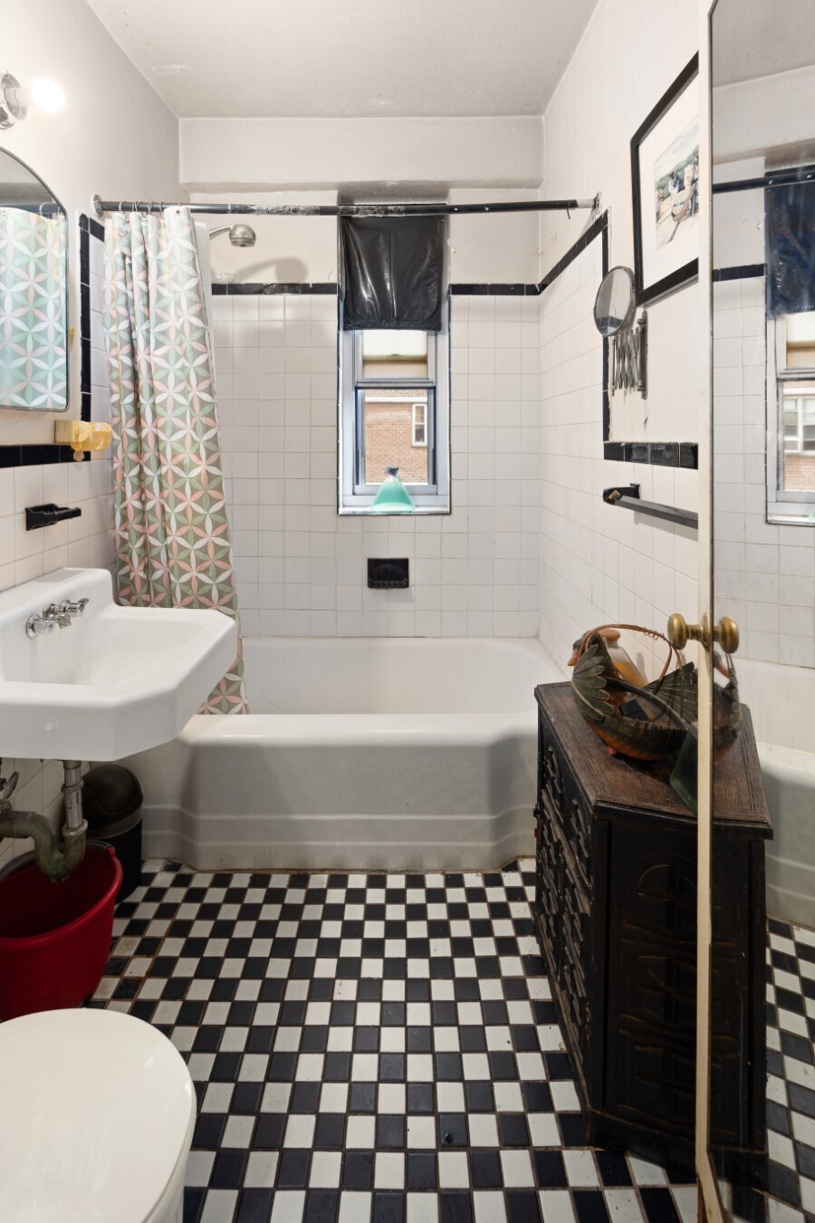 570 Grand Street H1206