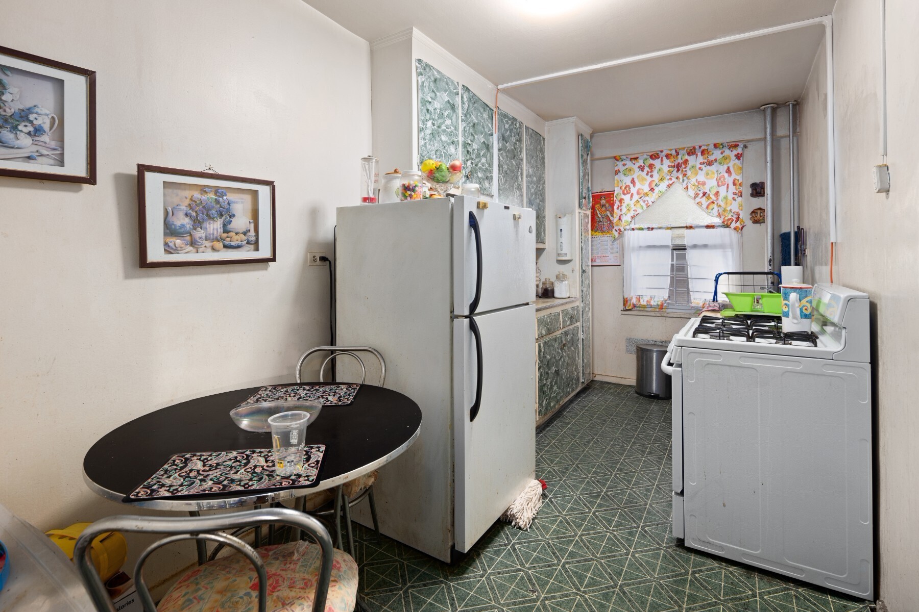 570 Grand Street H1206