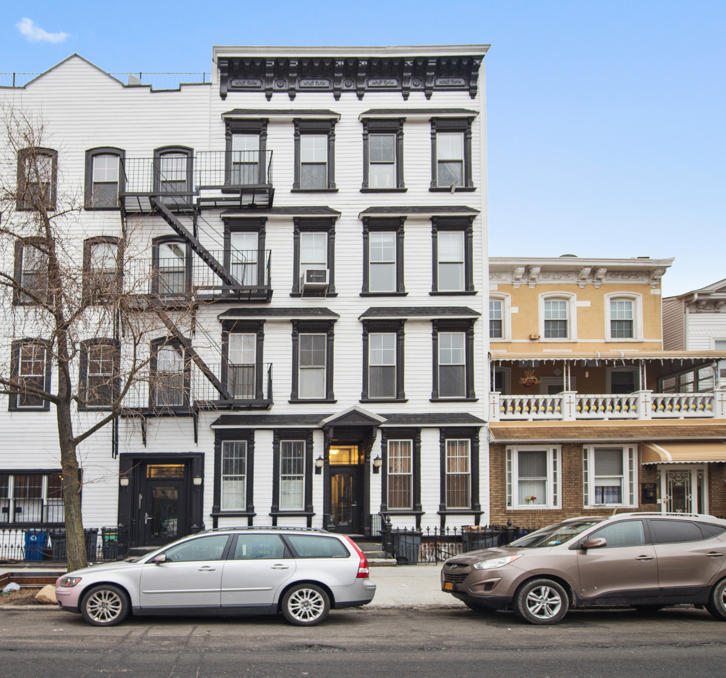 206 Montrose Avenue 2A