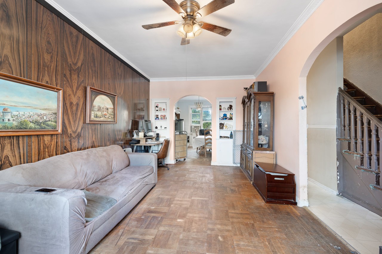 4428 Bedford Avenue
