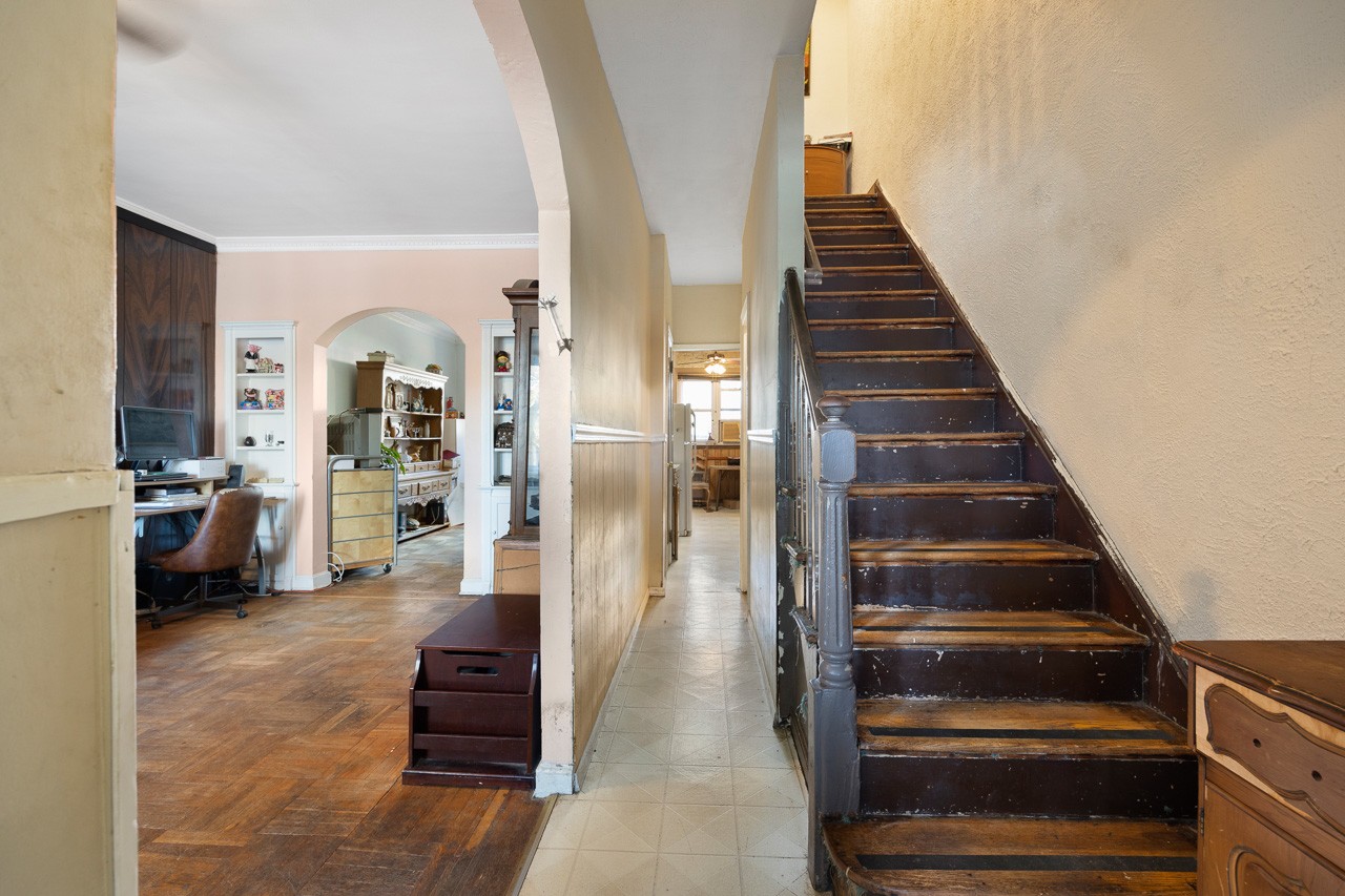 4428 Bedford Avenue