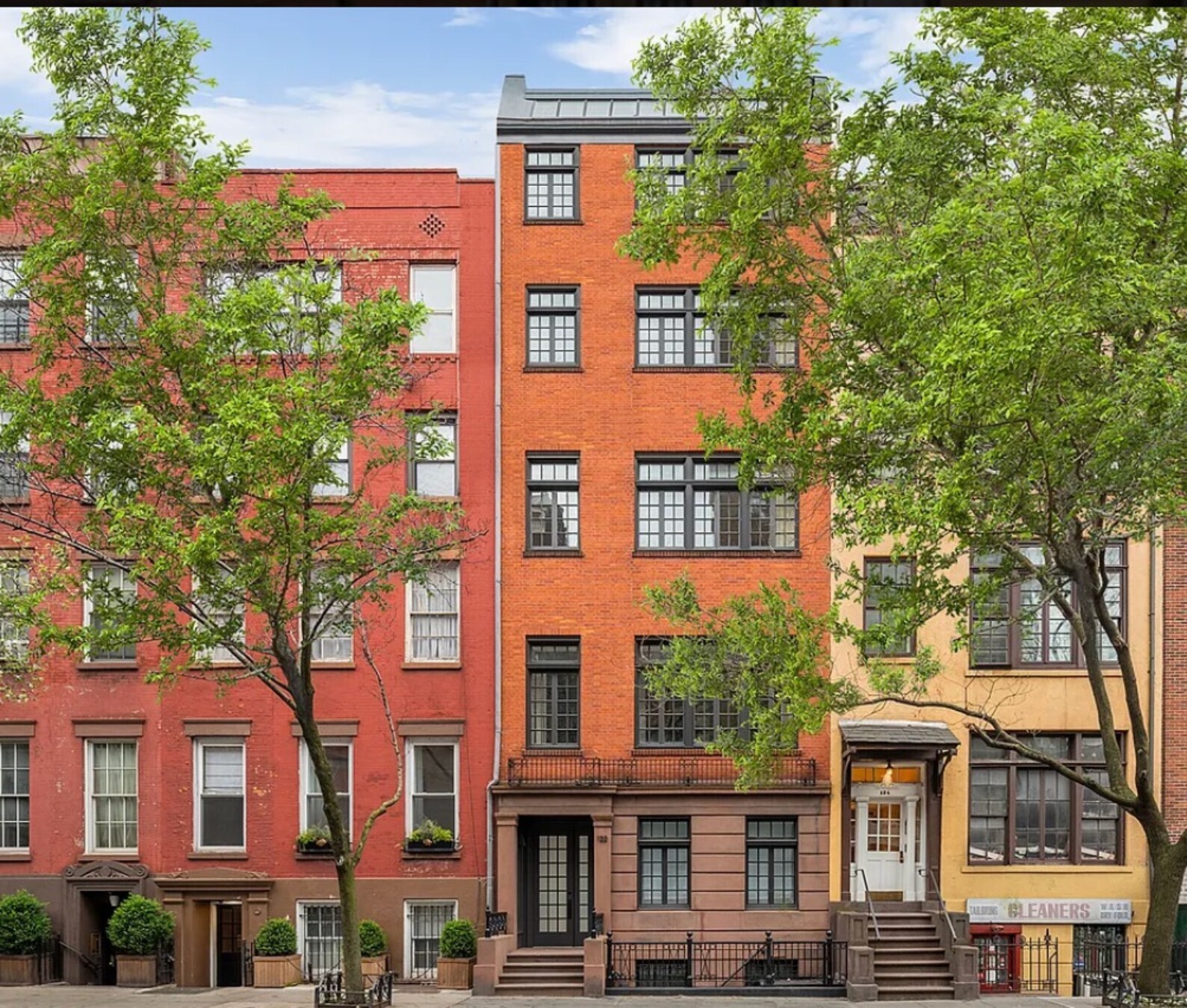 122 Waverly Place