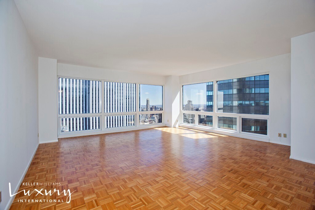 721 5th Avenue 52D