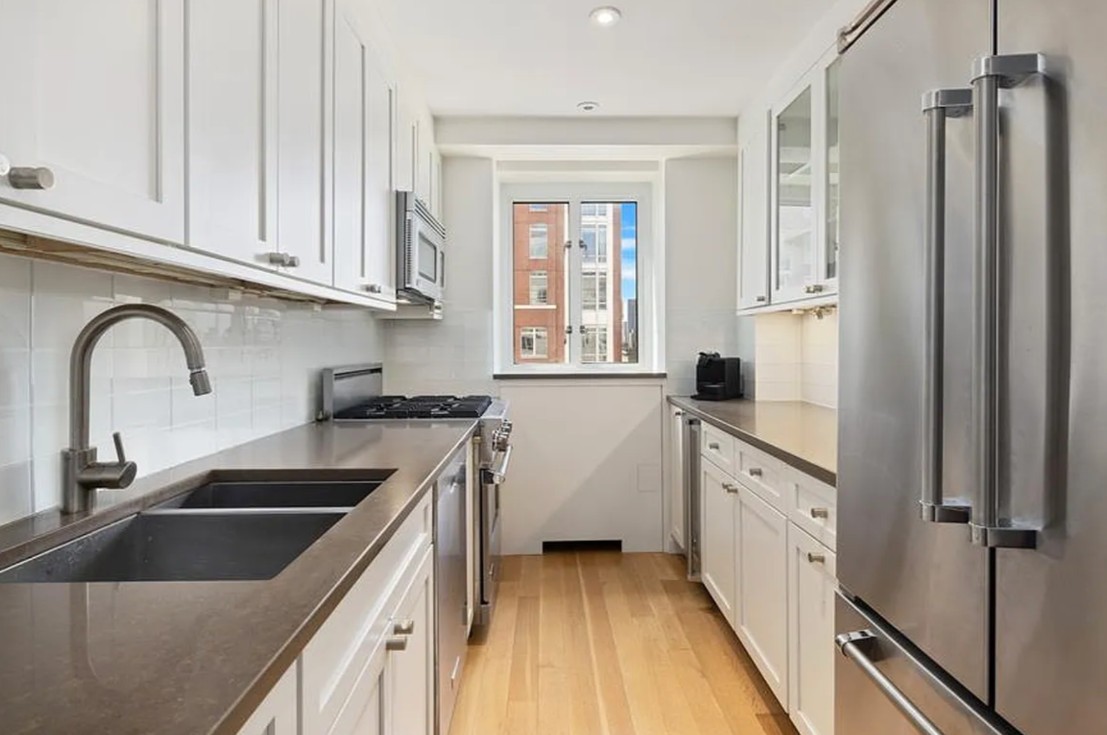 200 E 66th Street A1905