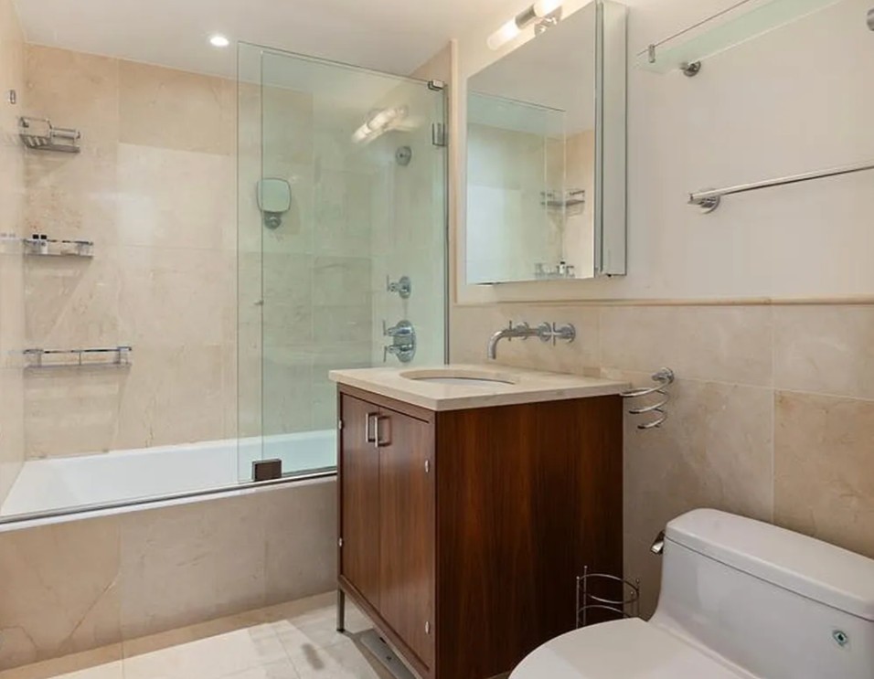 200 E 66th Street A1905