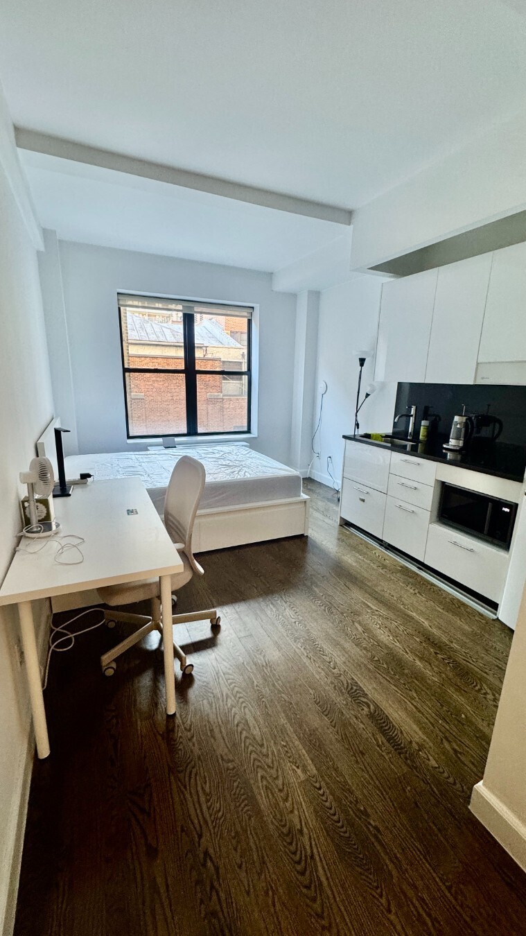 212 W 91st Street 633