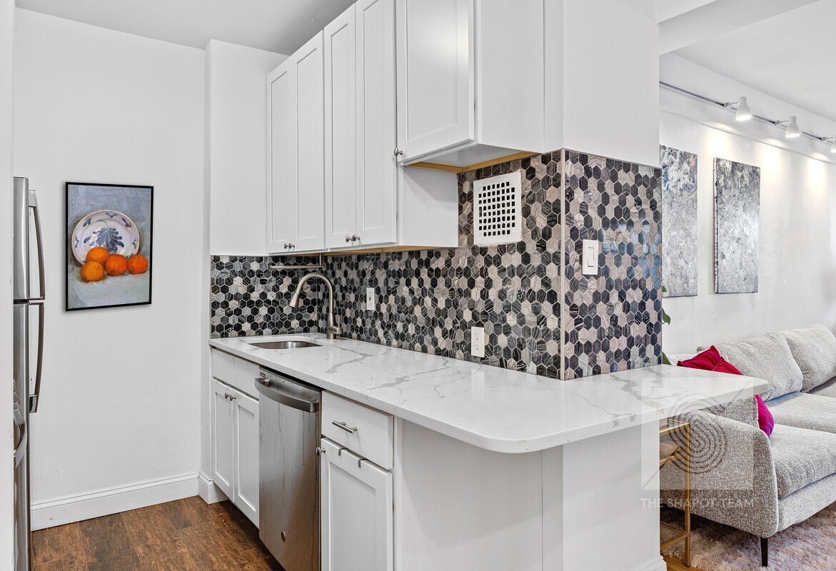 345 E 56th Street 21B