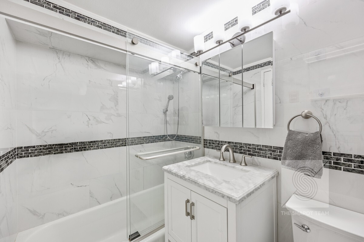 345 E 56th Street 21B