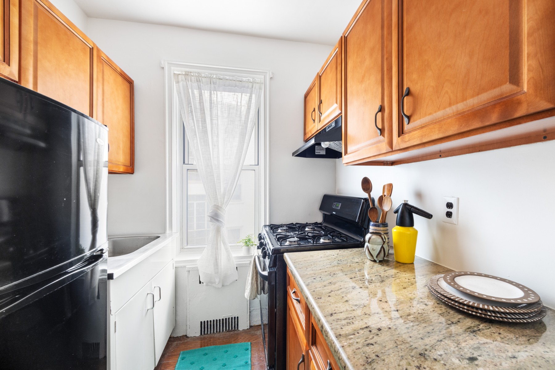 60 Plaza Street E 4E