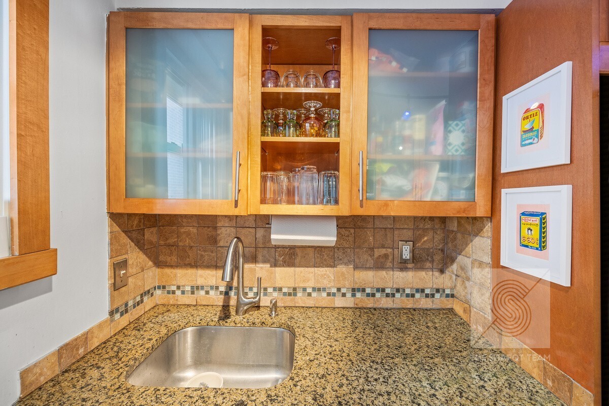 345 E 56th Street 21C