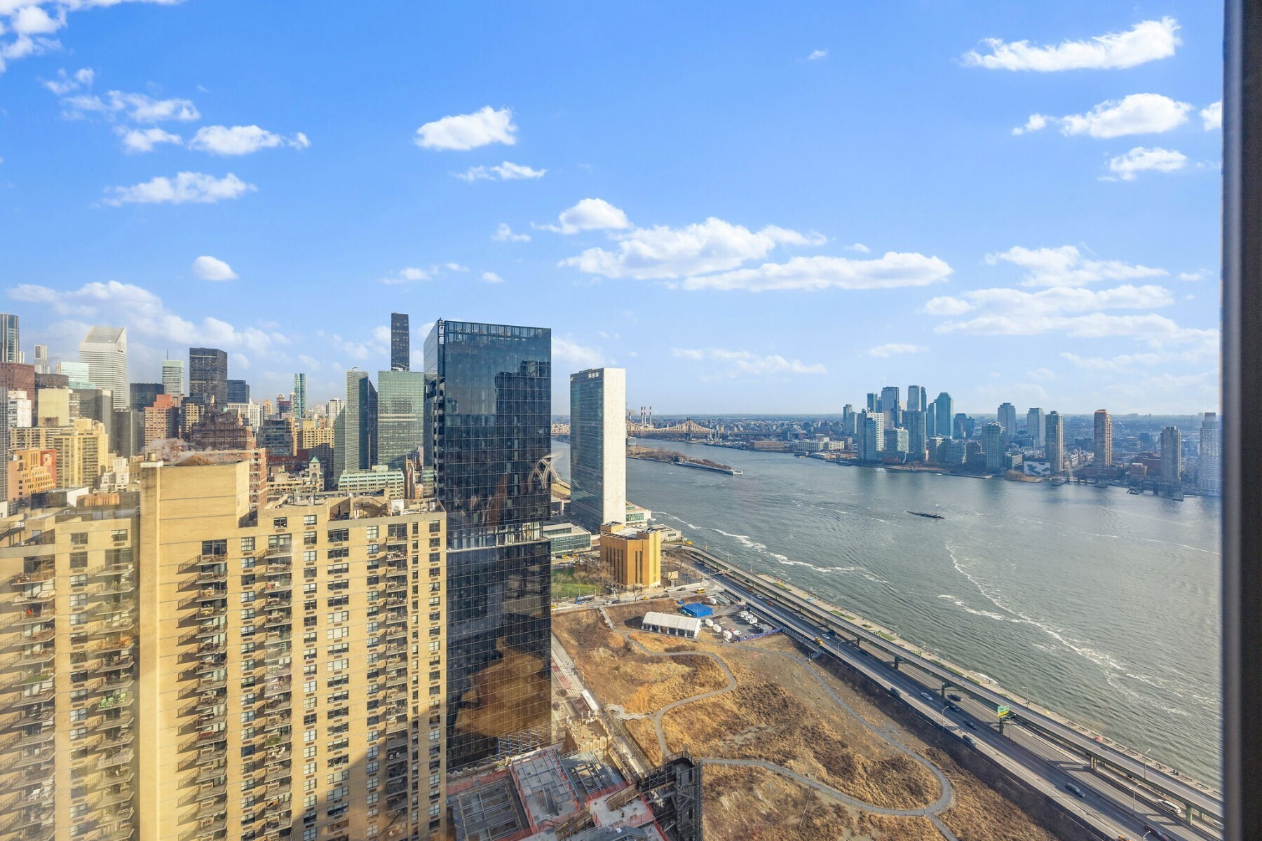 330 E 38th Street 45M